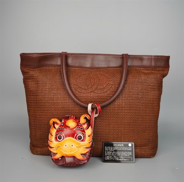 Túi Chanel tote cối nâu (6015929) kèm charm ví sz36 KG+