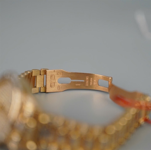 Đồng hồ Rolex mặt tròn, dây vàng đính đá (HC) KG+