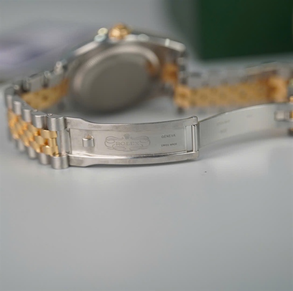 Đồng hồ Rolex mặt tròn quai thép vàng (code 116233) +