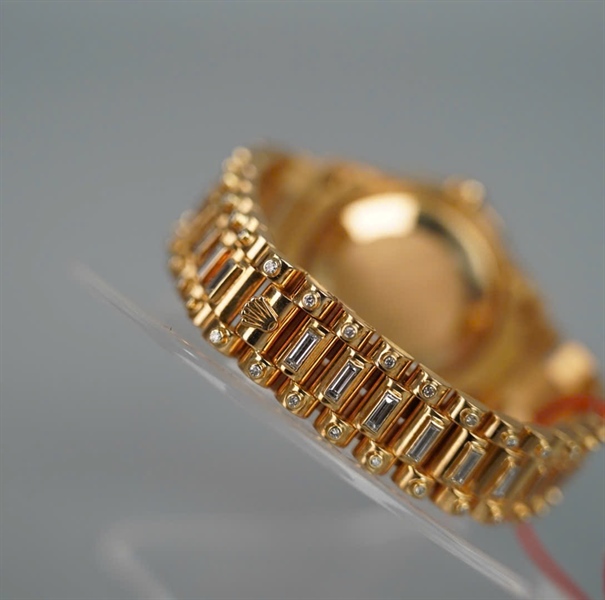 Đồng hồ Rolex mặt tròn, dây vàng đính đá (HC) KG+