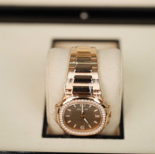 Đồng hồ Patek Philippe vàng nguyên khối đính đá (HC) +