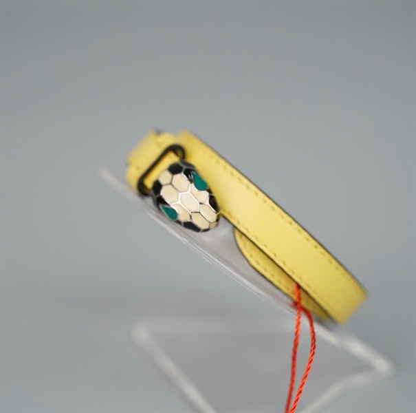 Vòng tay BVL đầu rắn dây vàng KG+