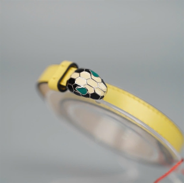 Vòng tay BVL đầu rắn dây vàng KG+