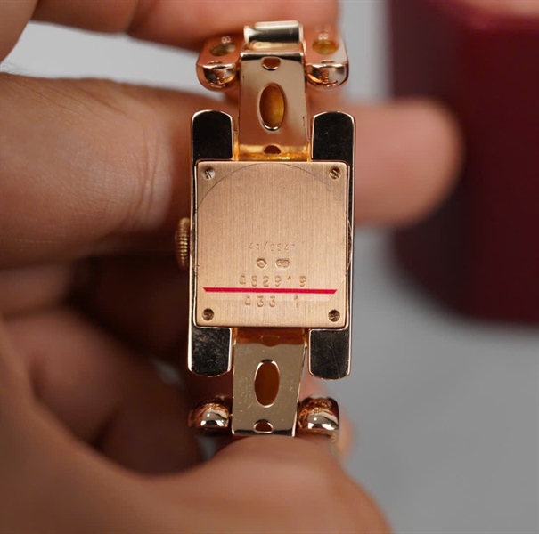 Đồng hồ Chopard mặt vuông màu vàng (482919) (HC) +