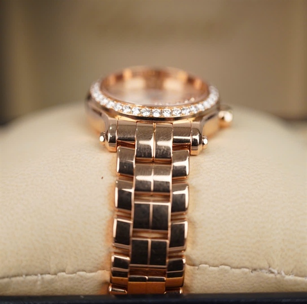 Đồng hồ Chopard vàng mặt tròn viền kim cương (1903738) (HC) +