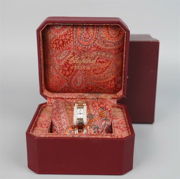 Đồng hồ Chopard mặt vuông màu vàng (482919) (HC) +