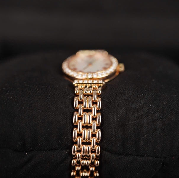 Đồng hồ Chopard mặt tròn màu vàng có giấy kiểm định (584337) sz22 (HC) +