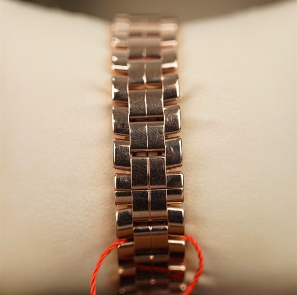 Đồng hồ Chopard vàng mặt tròn viền kim cương (1903738) (HC) +