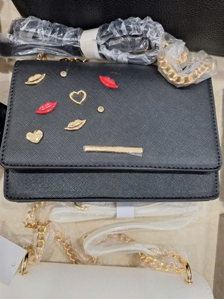 Túi Aldo đen đính charm sz19 (PN) +