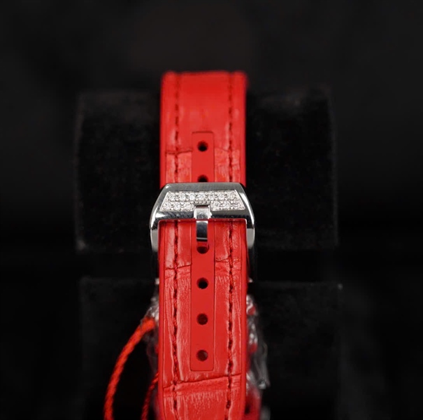 Đồng hồ Frank Muller mặt vuông trái tim dây đỏ (No1283) (HC) +