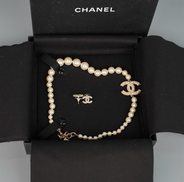 Set nữ trang Chanel dây chuyền, bông tai ngọc trai KG +