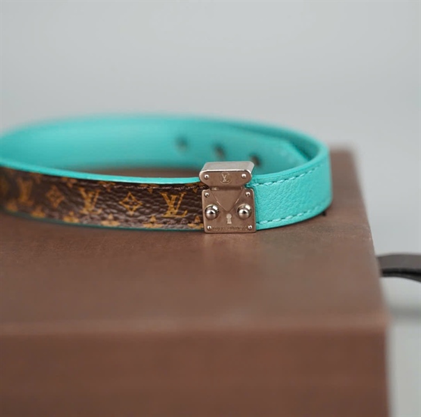 Dây chuyền LV hoa nâu phối xanh (PN) +