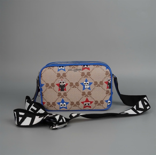 Túi Karl đeo chéo xám viền xanh in hình sz20 (PN) +