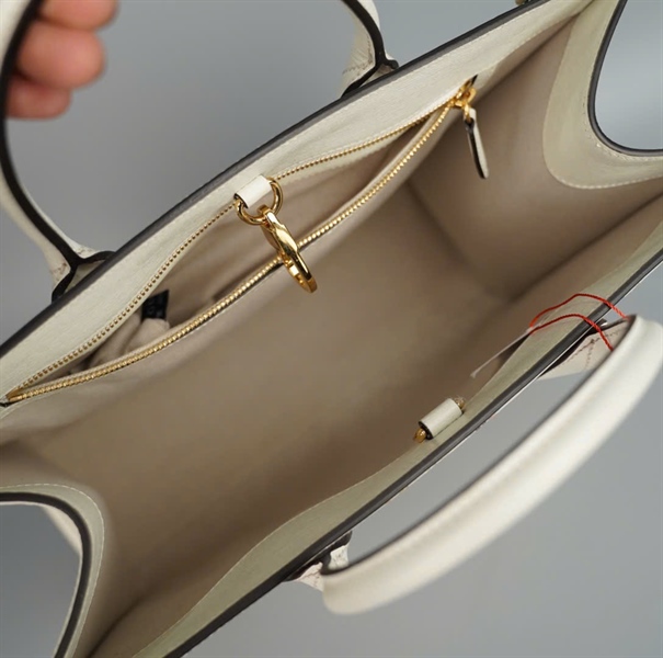 Túi GG Tote hình hổ (687827525040) sz37 (PN) +