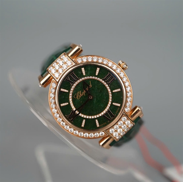 Đồng hồ Chopard mặt tròn đính đá quai xanh lá (1933568) sz36 KG+ 2024