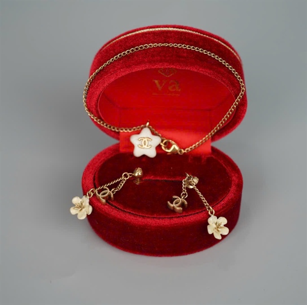 Set nữ trang Chanel vòng tay, bông tai (PN) +