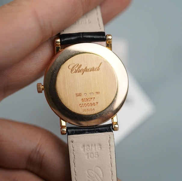 Đồng hồ Chopard mặt tròn quai đen (C100987) (HC)+