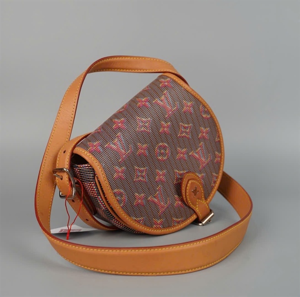 Túi LV đeo chéo hình tròn nền ô vuông hoa đỏ (PL3109) sz15 (BMC) KG+