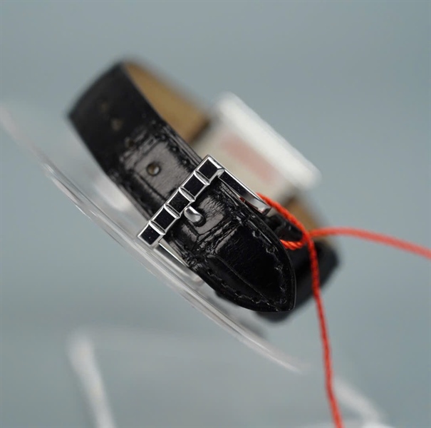 Đồng hồ Chopard mặt vuông dây đen (832046) (HC) KG+