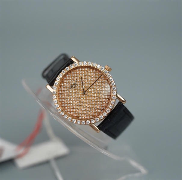 Đồng hồ Chopard mặt tròn quai đen (C100987) (HC)+