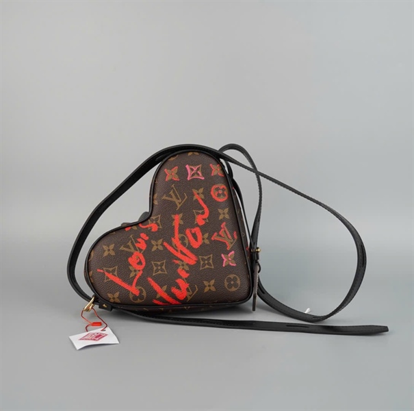 Túi LV trái tim hoa nâu (BMC) KG+