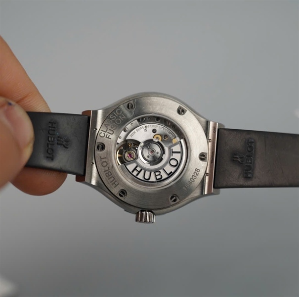 Đồng hồ Hublot đen mặt tròn đính đá (1540328) sz32 (HC) +