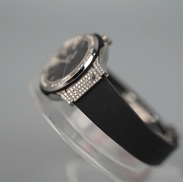 Đồng hồ Hublot đen mặt tròn đính đá (1540328) sz32 (HC) +