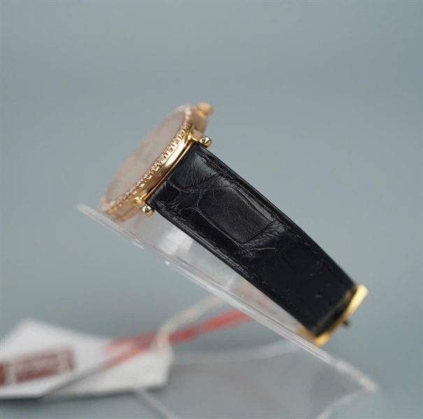 Đồng hồ Chopard mặt tròn quai đen (C100987) (HC)+