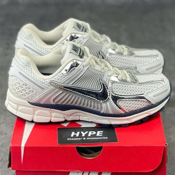 Nike Zoom Vomero 5 Photon Dust Metallic Silver