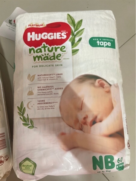 Tã dán Huggies Trắng platinum naturemade NB62
