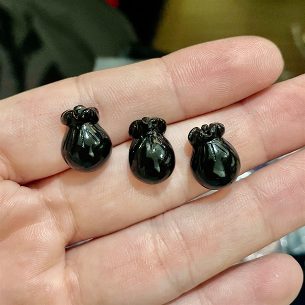 Túi tiền thạch anh đen