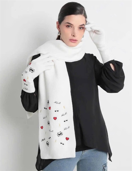 Khăn choàng len karl