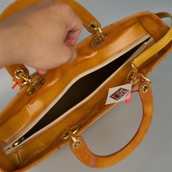 Túi Dior Lady vàng 05-MA-1018 sz32 KG+