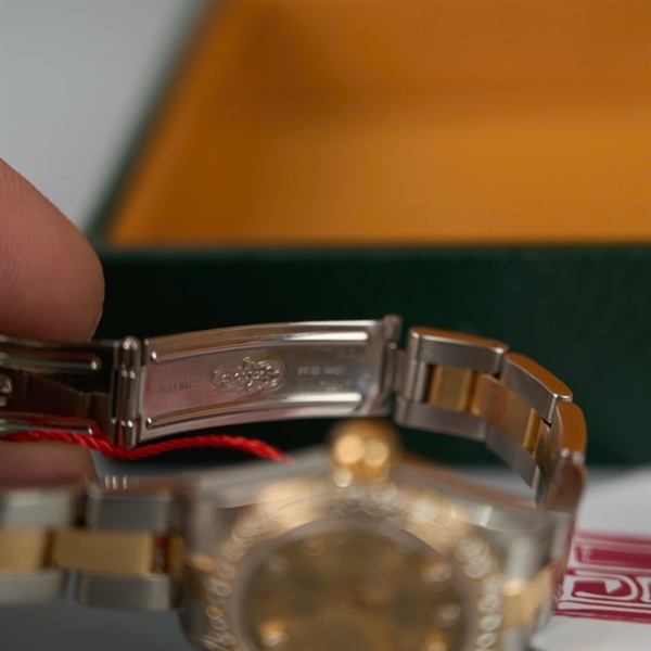 Đồng hồ Rolex mặt tròn đính đá quai bạc 76243 KG+