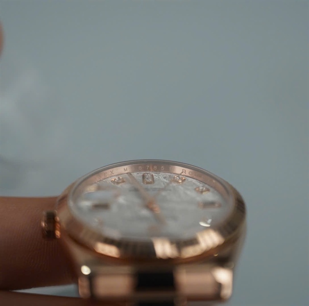 Đồng hồ Rolex mặt tròn full kim cương dây vàng (HC) +