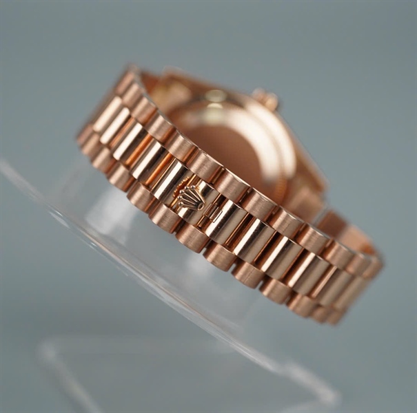 Đồng hồ Rolex mặt tròn full kim cương dây vàng (HC) +