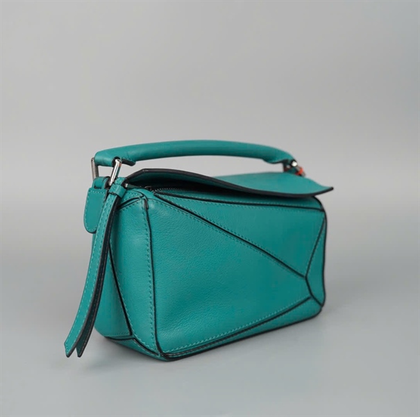 Túi Loewe màu xanh 2strap (051938) sz17 (BMC)+