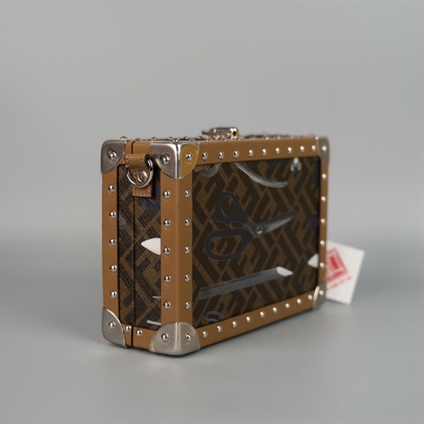 Túi Fendi trunk nâu sz19 +