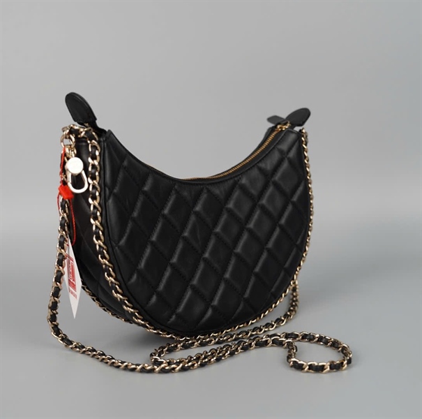 Túi Chanel Half Moon đen viền xích (AKJ2XP45) sz17 (HC) +