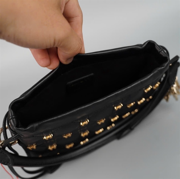 Túi Dior đen đính charm bướm 2 strap (56-MA-0273) sz19 (HC) +