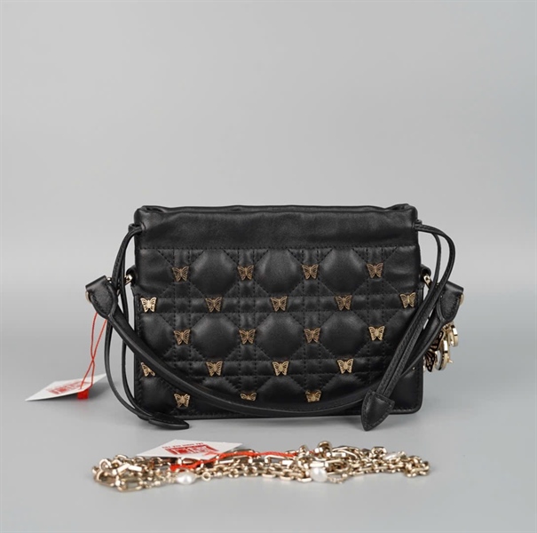 Túi Dior đen đính charm bướm 2 strap (56-MA-0273) sz19 (HC) +