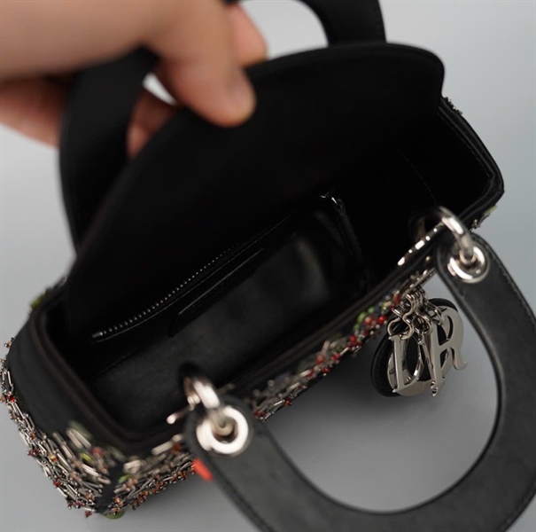 Túi Dior Lady đen đính cườm hoa (04-MA-1126) szmini (HC) +