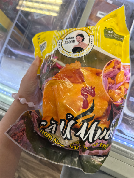 Gà Ủ Muối Madame Hoàng