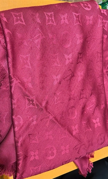 Khăn LV hoa hồng đậm (PN) +