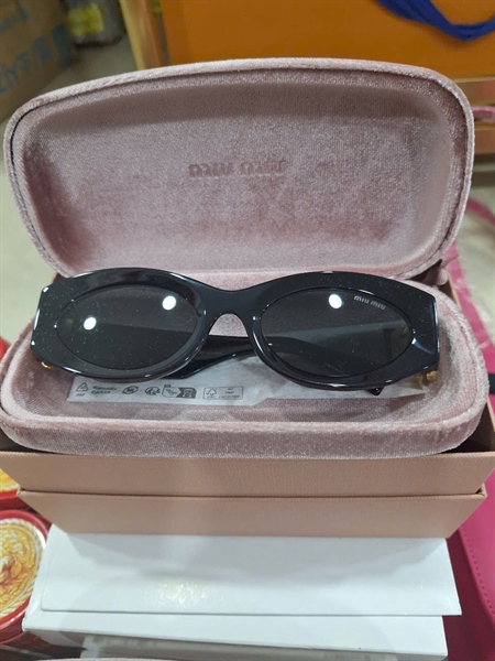 Mắt kính Miumiu đen (SMU11W) (PN) +