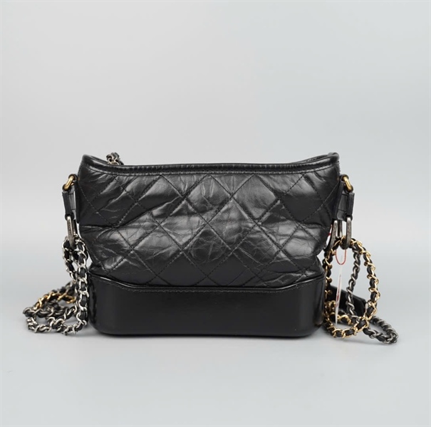 Túi Chanel Gab màu đen đính charm (23709916) sz20 KG+