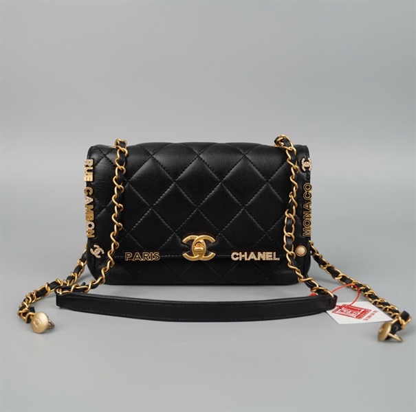 Túi Chanel Handle đen viền đính charm sz19 (HC) +