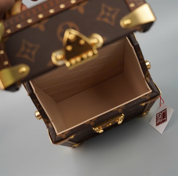 Túi LV Trunk hoa nâu 2 trap có quai cầm sz15 (HC) +