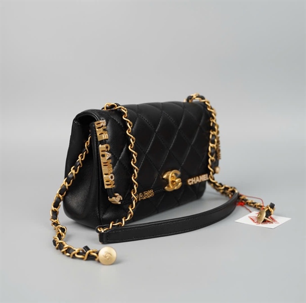 Túi Chanel Handle đen viền đính charm sz19 (HC) +