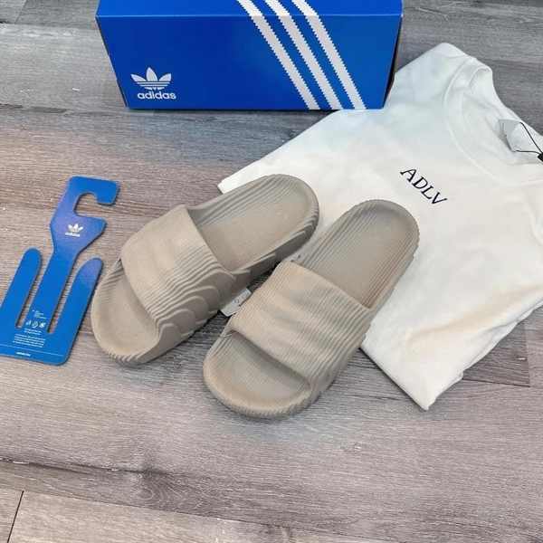 Dép adidas adilette